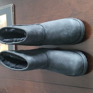 UGG CLASSIC II WEATHER SHORT